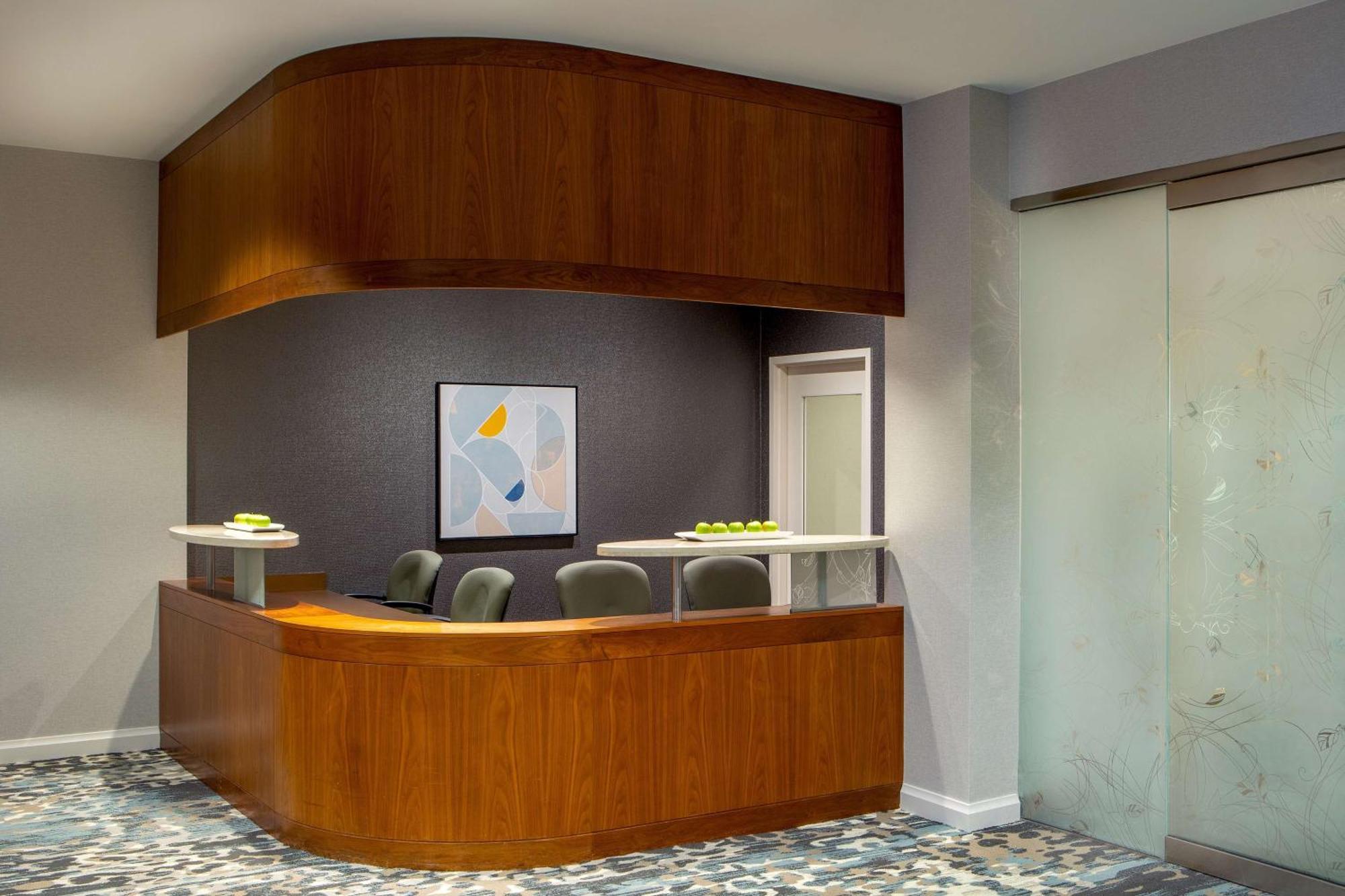 Doubletree By Hilton Hotel And Conference Center Chicago North Shore Skokie Exterior photo